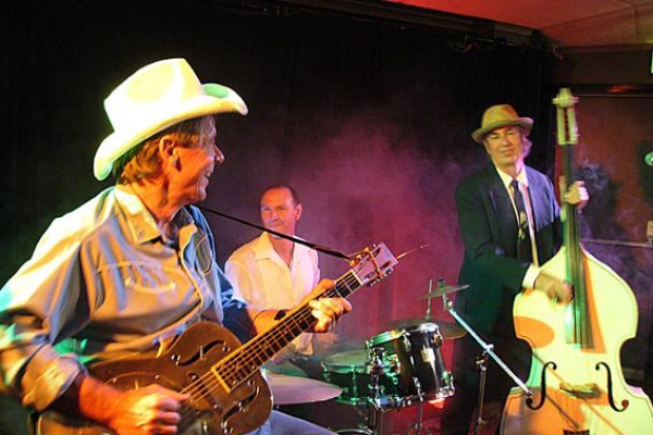 baz-slim-neil2845406E-7345-8B19-9D71-6314B8245329.jpg