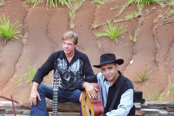 2amigos34394B082-6EB9-213D-8B0E-EAA7EA5B23E0.jpg