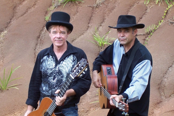 2amigos5DCAF4E5B-9117-257E-8E98-5980A9E3C2B2.jpg
