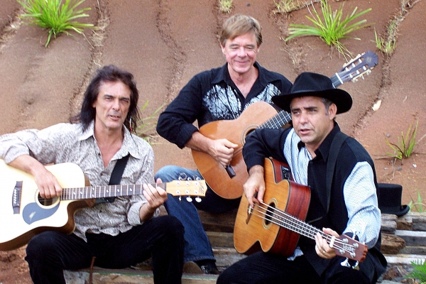 amigos8C6584C30-F8EB-8E10-6354-802B002533D5.jpg