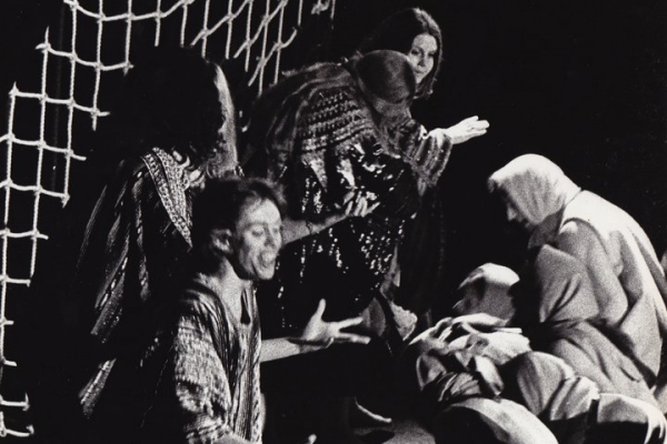 lepers-jesus-christ-superstar-2A78EC1EB-3254-D1DD-CD94-FB7F8CAB1902.jpg