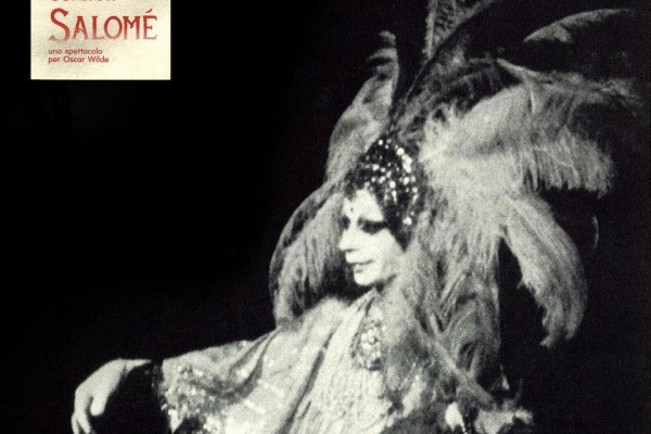 lindsay-kemp-flowers-salome223091110-ECF0-6FC1-FF75-2EC50D6C3FE5.jpg