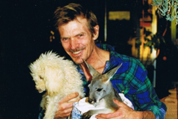 rodneygooch-with-bunji-alicespringsjuly1998-photo-louisehaighCB986D91-3F0D-A8EF-61C4-D10C8F3138DD.jpg